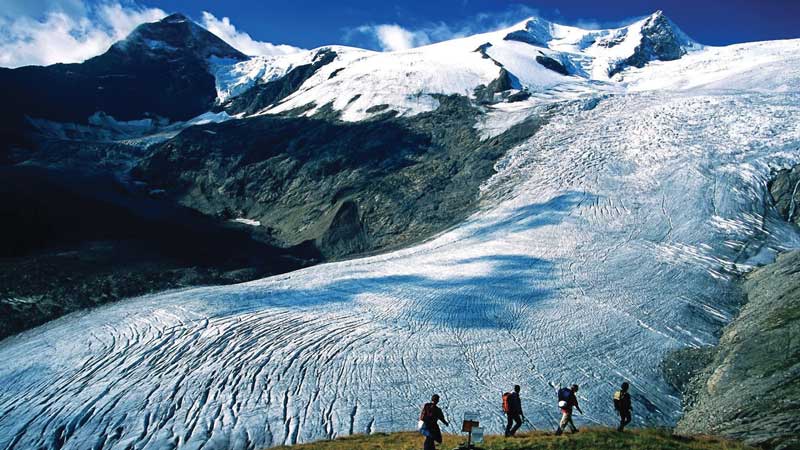 Amura,AmuraWorld,AmuraYachts,Groenlandia, En medio de un territorio tan amplio: el alpinismo, la pesca, el senderismo y la expedición forman parte de la diversión. 