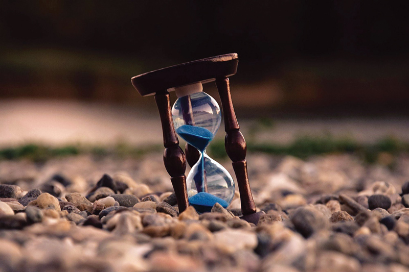 Amura, Amura World,Homenaje a la vida,Re/Flexión del Tiempo, Hourglasses measure a limited temporality of time.