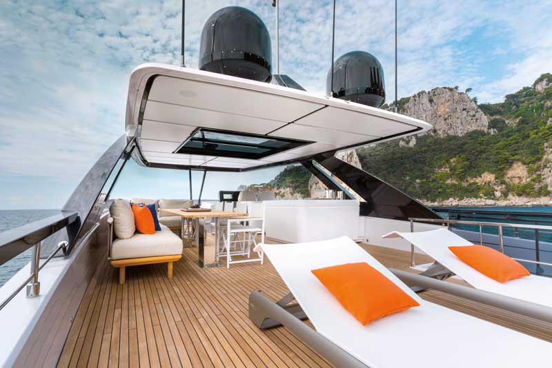 Amura,Amura World,Amura Yachts,Brunei, El navío ofrece todos los detalles de estilo Made in Italy. 