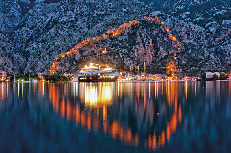 Amura,Amura World,Amura Yachts,Mar Adriático ,Balcanes, Cruise ships arrive off the coast of the walled city of Kotor, Montenegro.