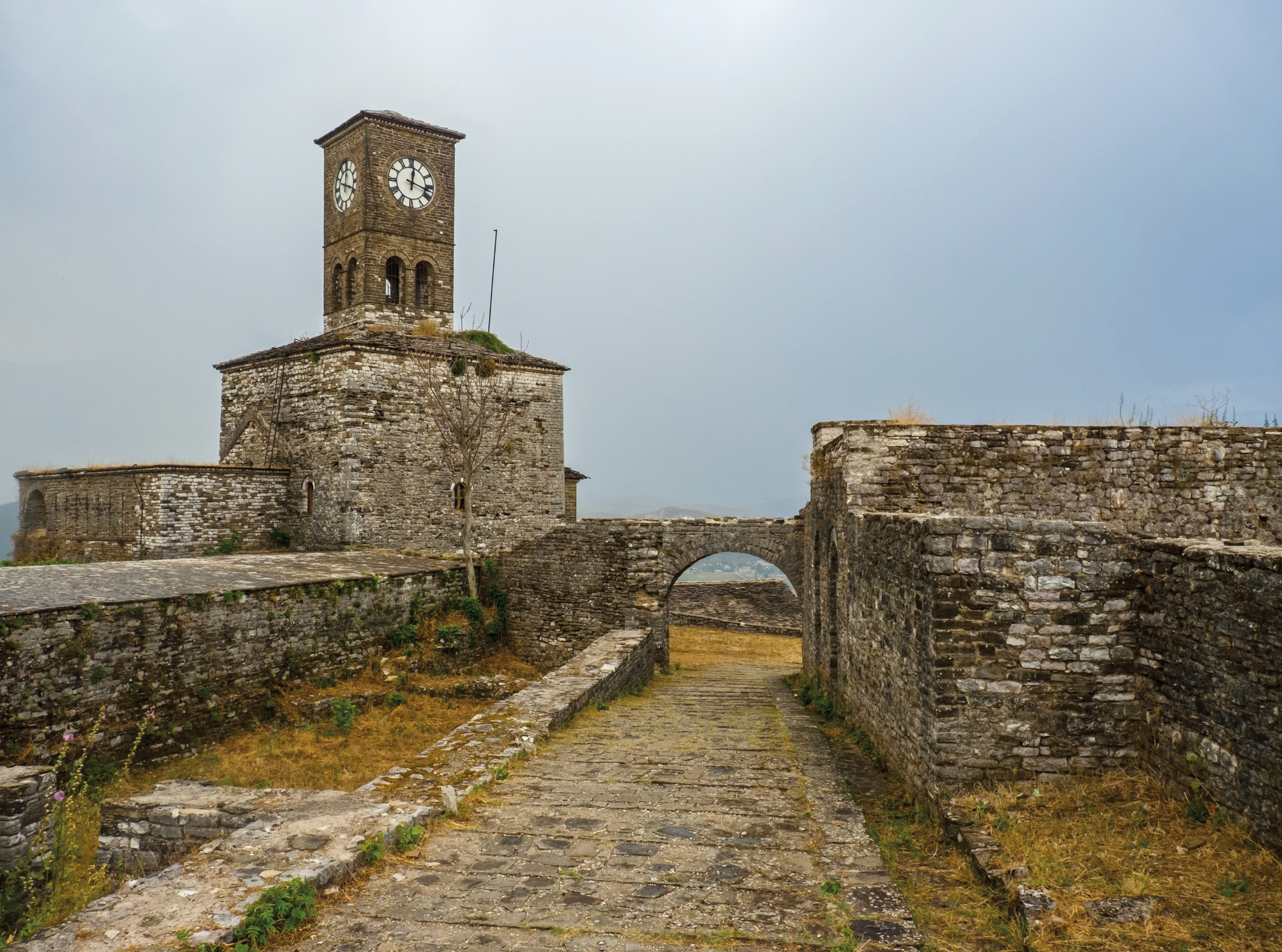 Amura,Amura World,Amura Yachts,Mar Adriático ,Balcanes, Castle of Gjirokastra, Albania.